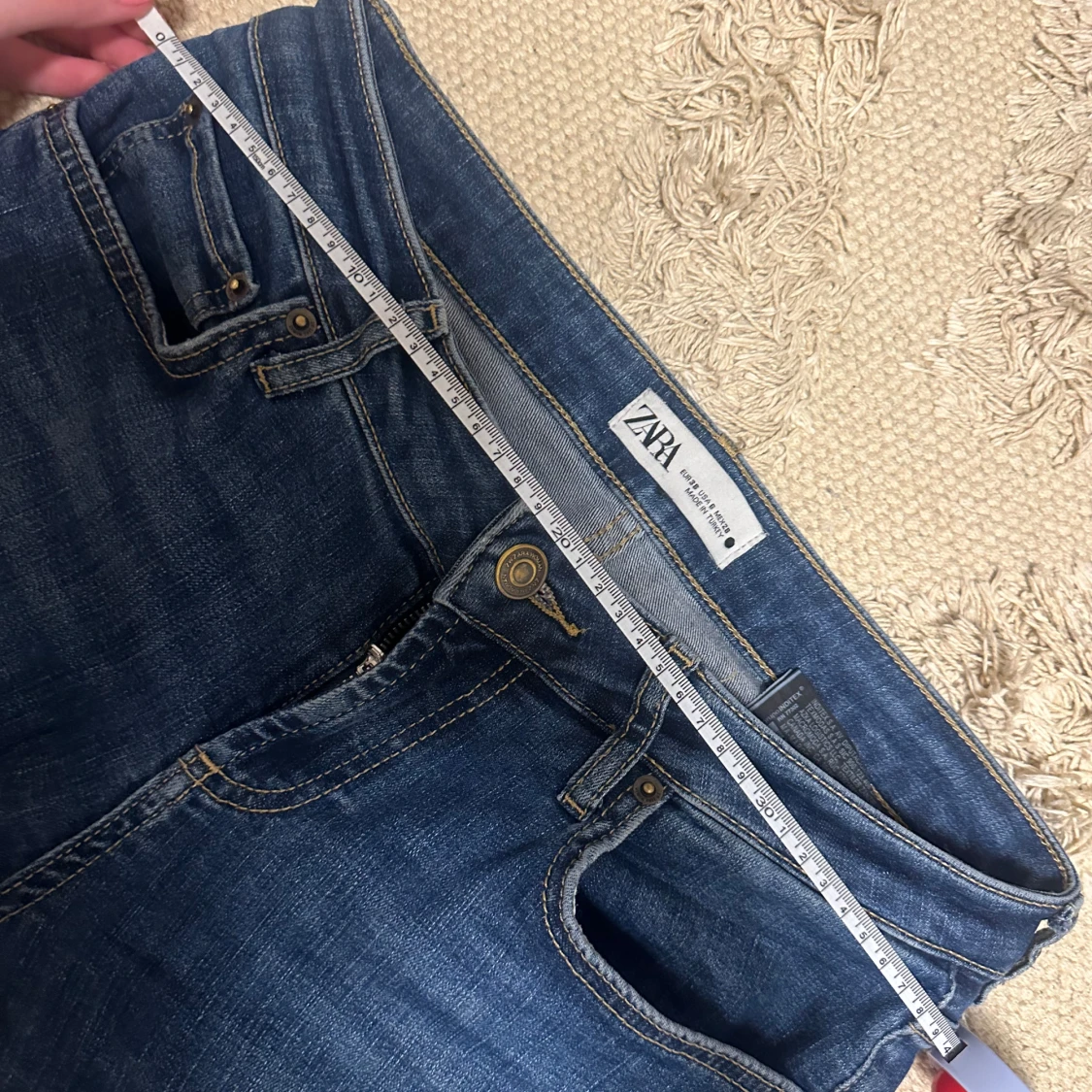 Blå bootcut jeans från Zara - 2
