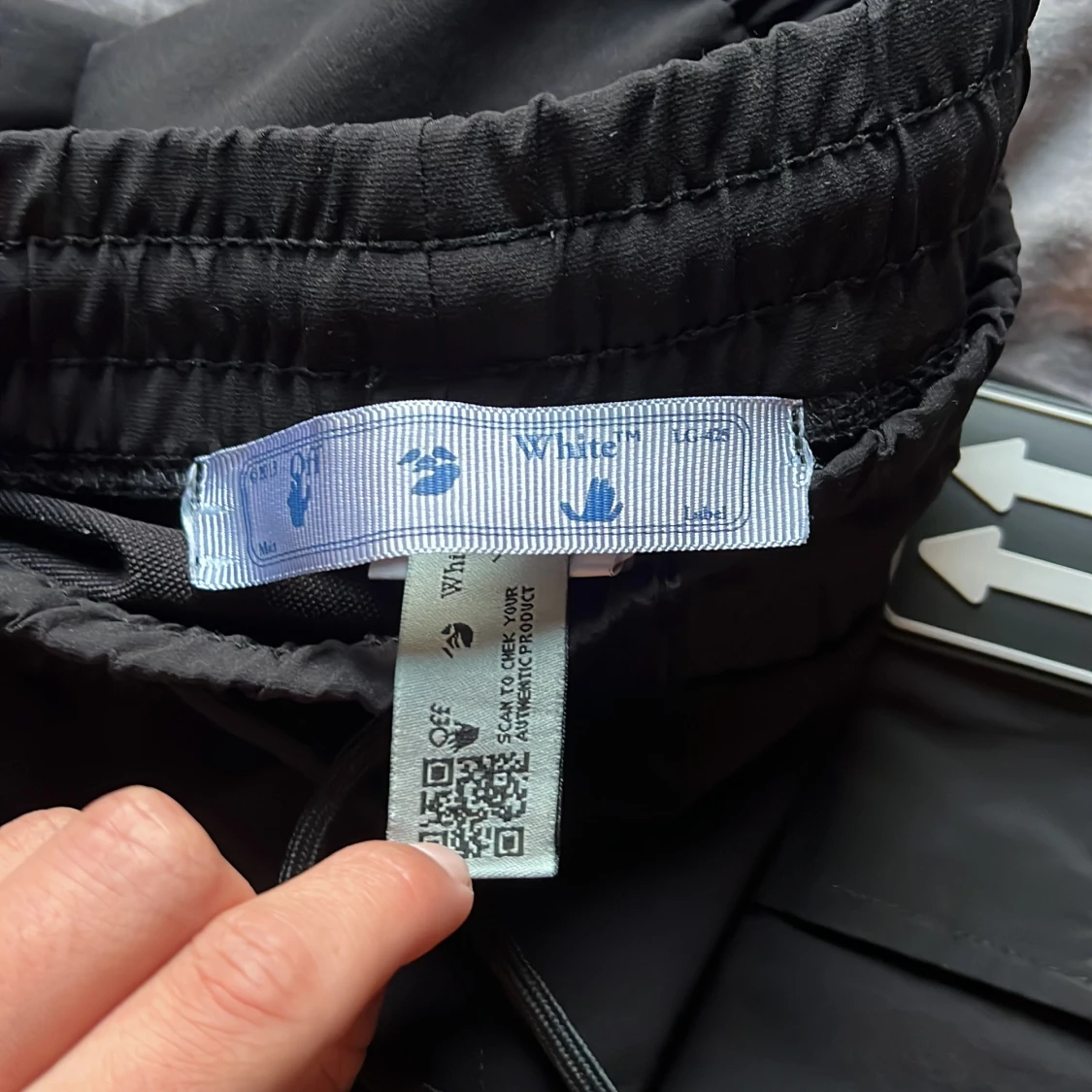 Svarta cargopants från OFF - 2