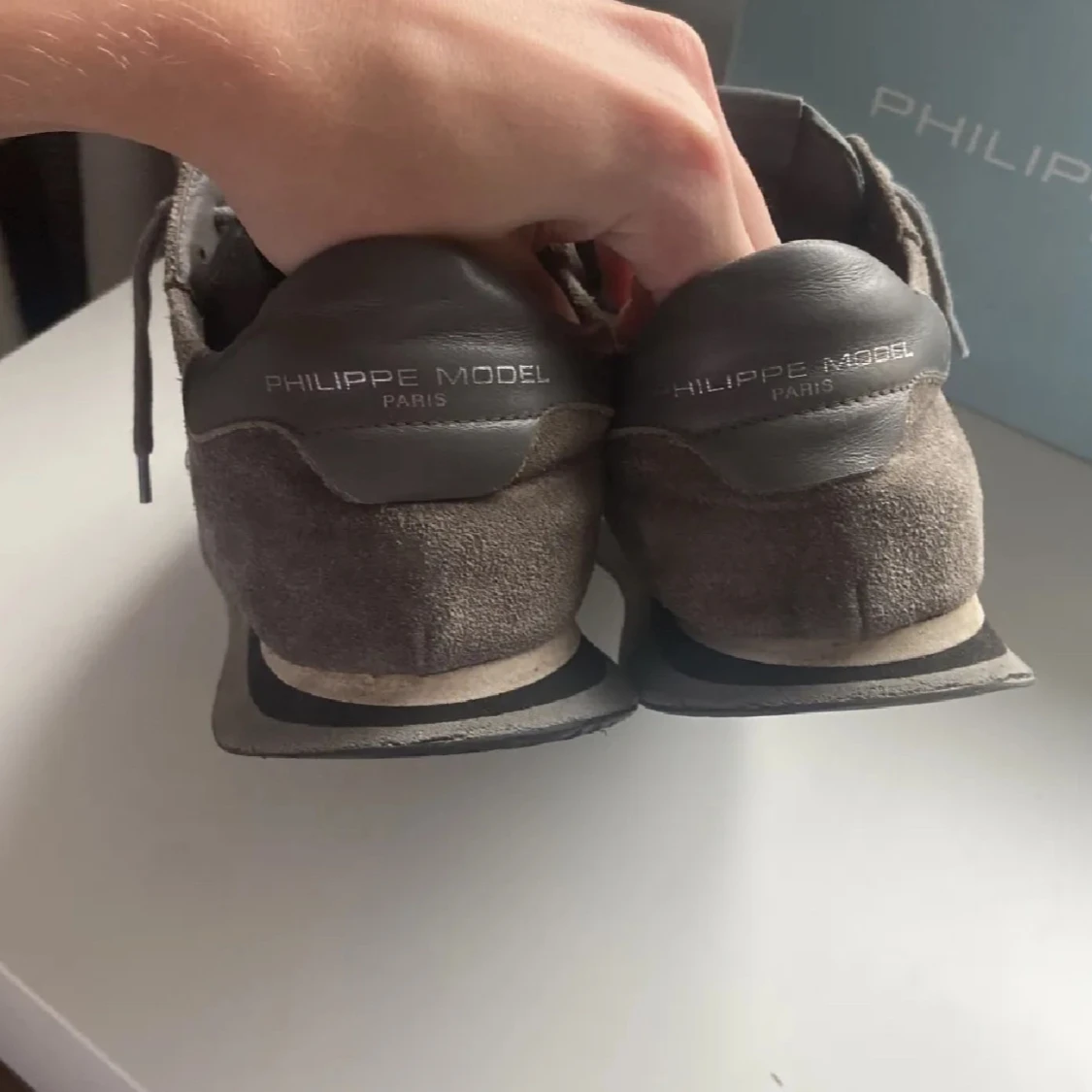 Beige sneakers från Philippe Model - 4