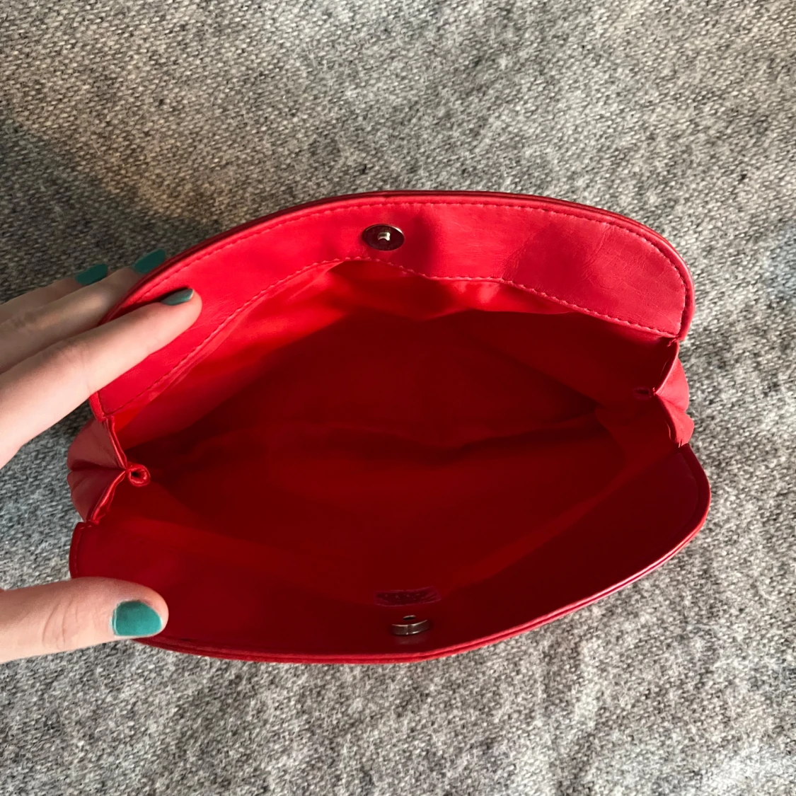 Röd axelväska i skinn - 2