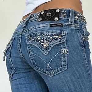 Miss me jeans - Låga vintage jeans i bootcut💕 midjemått 76cm & innerbenslängd 78cm💕 jag är 165