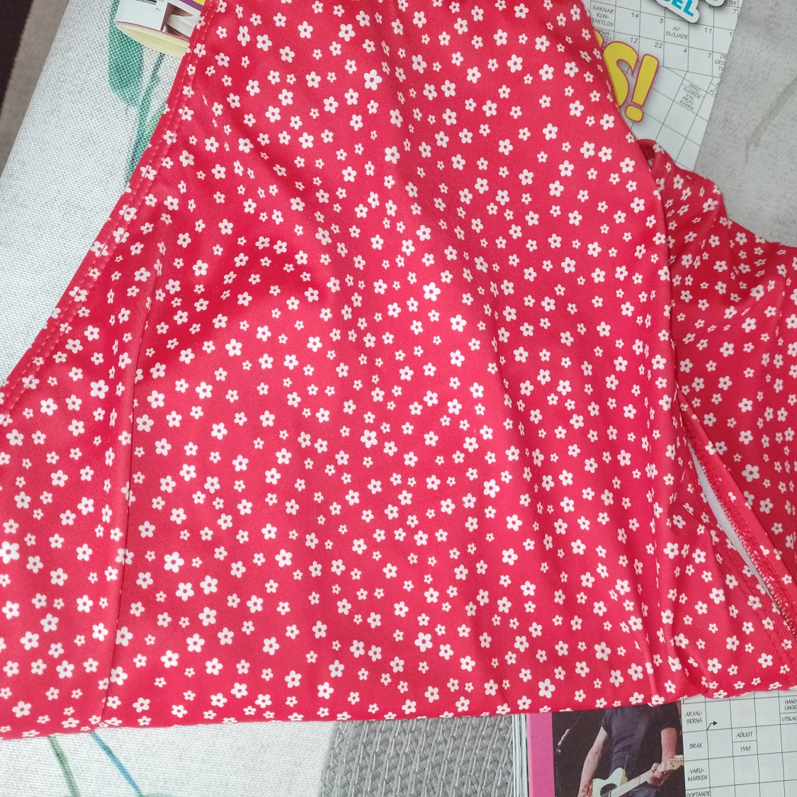 Röd blommig bikini med hög midja - 1