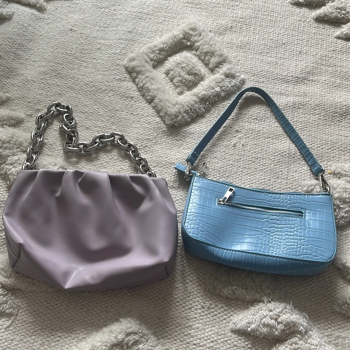 Två axelväskor - 1