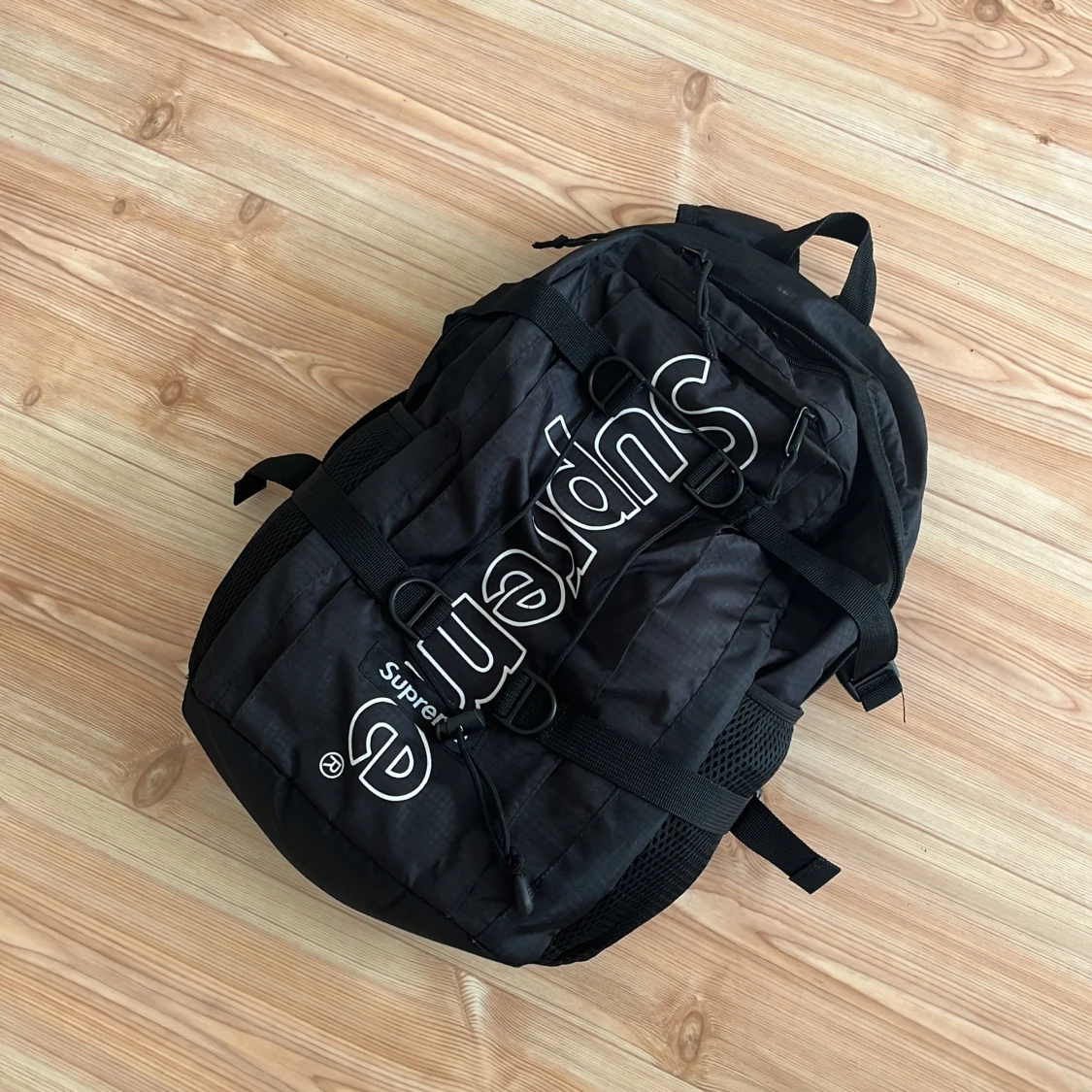 Svart supreme backpack