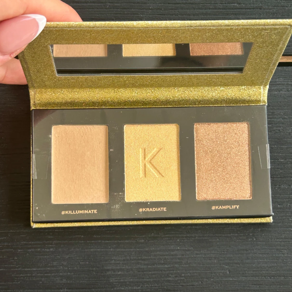 Revolution Kitulec Glow Highlighterpalett - 1