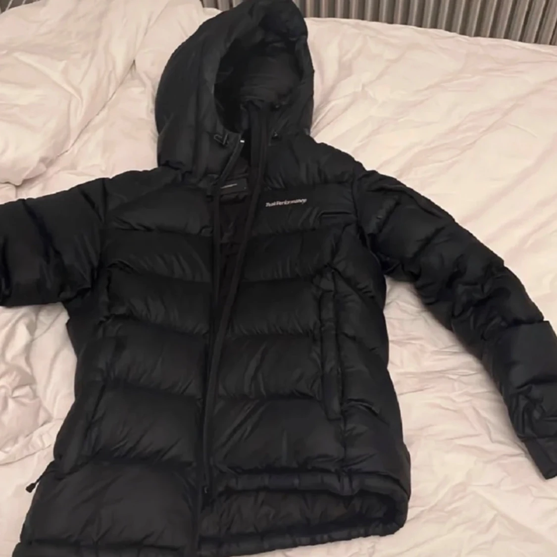 Svart vinterjacka- Peak Performance 