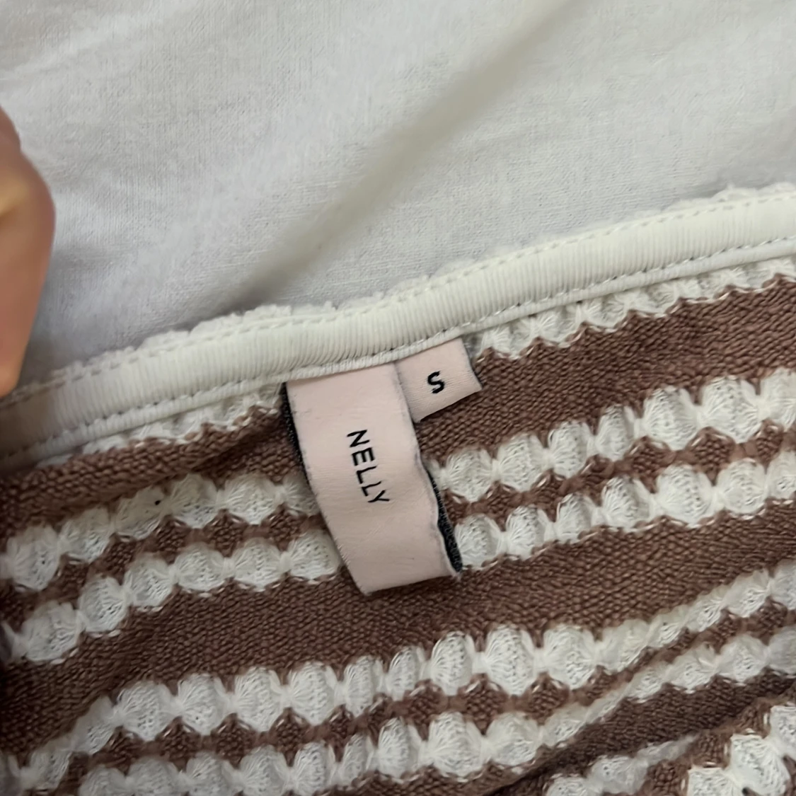 Randig stickad topp från Nelly - 2