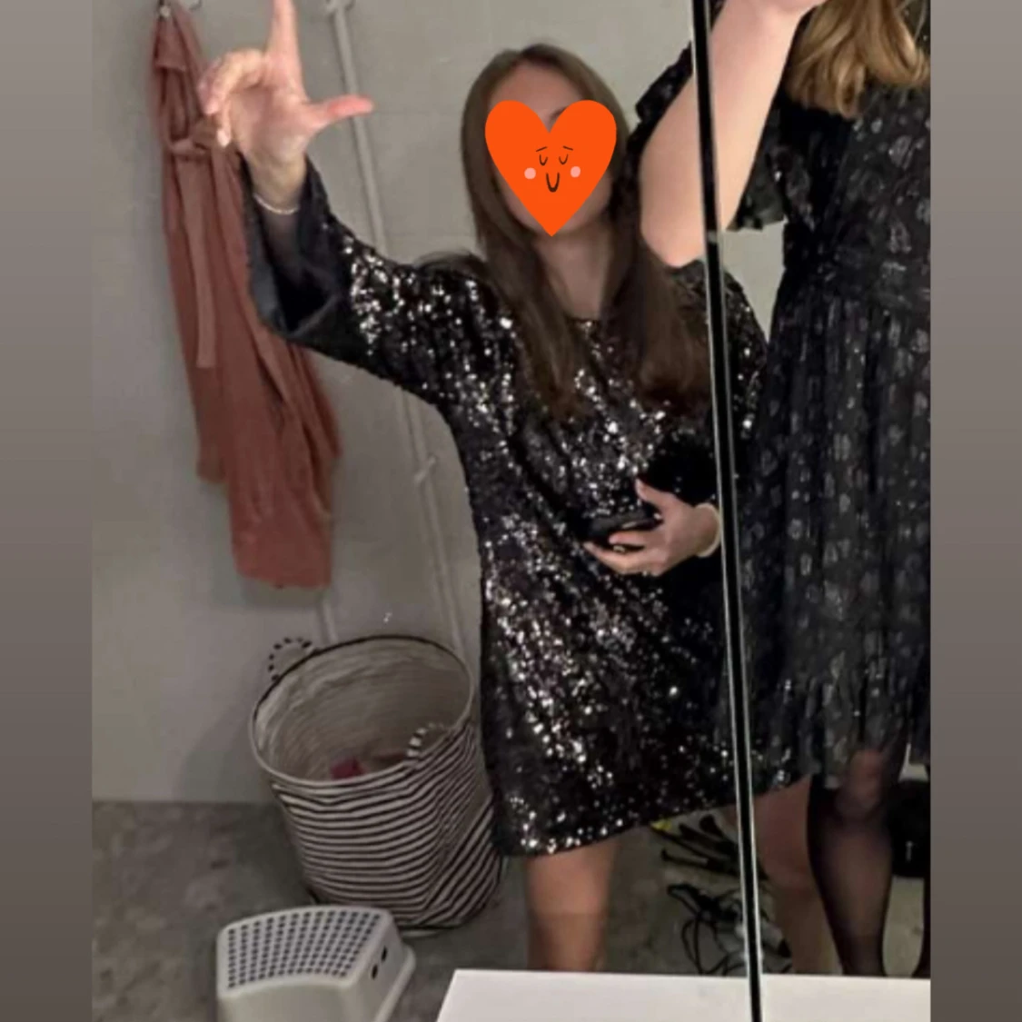 Paljettklänning från h&m - 1