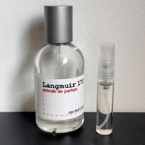Langmuir 17.0 inspererad av lv imagination - Säljer 5 ml samples av langmuir 17.0 av one bild chemist till ett billigt pris, perfekt till dig som vill testa doften av louis Vuitton imagination men inte spendera mer än en hundring. Passar också till dig som vill ha doften ett tag, en 5ml sample innehåller runt 70 sprays så den räcker ett tag. Skriv vid mer frågor eller funderingar🔥🔥