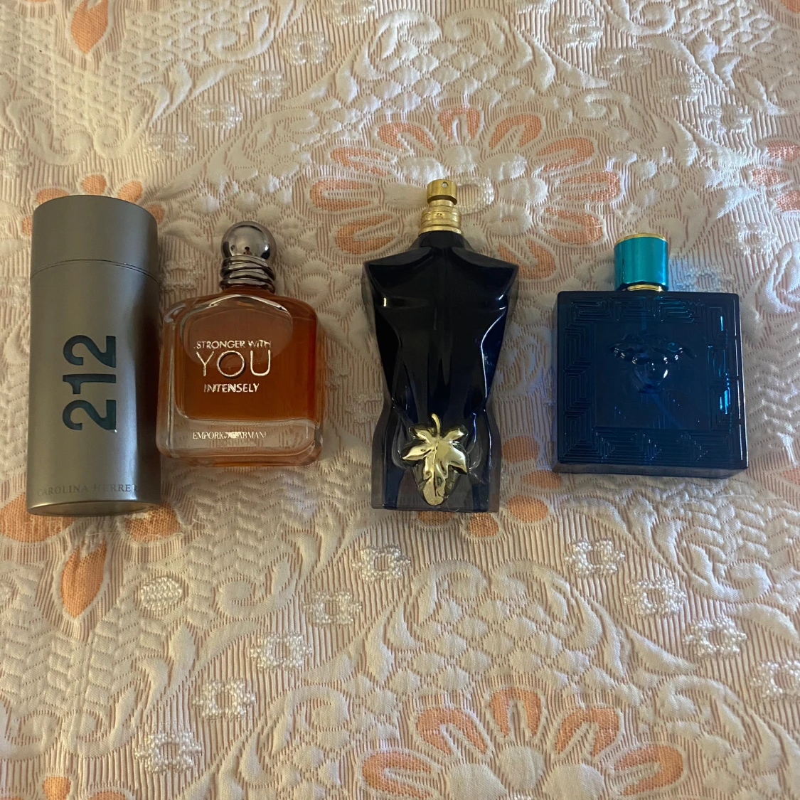 Fyra herrparfymer från kända märken