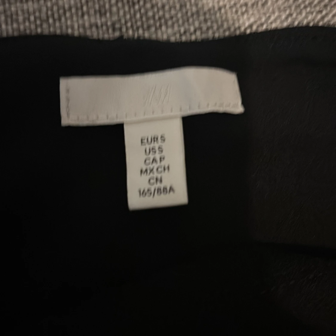 Svart kort klänning från H&M - 3