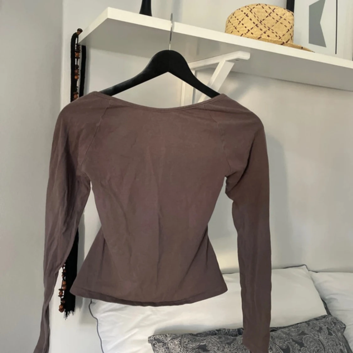 Brun långärmad topp från Princess Polly