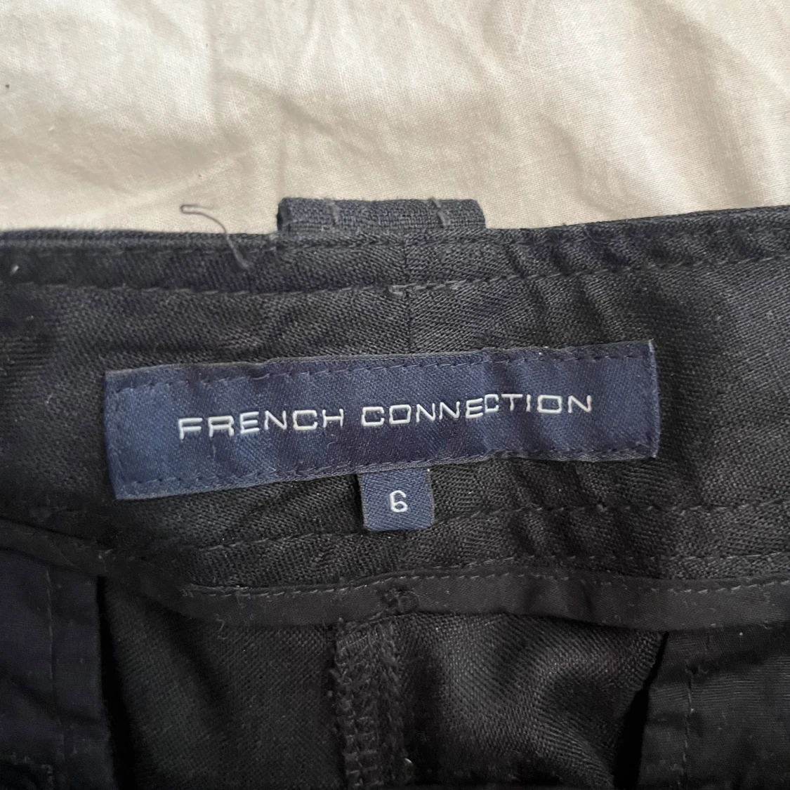 Svarta linnebyxor från French Connection - 1