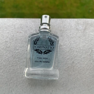 Dominatio For Men Eau de Toilette - Säljer min parfym domination med 12ml kvar och jag har boxen också
