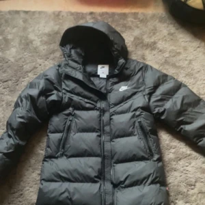 Nike jacka - Säljer min Nike dunjacka i storlek xs-s skriv vid frågor 