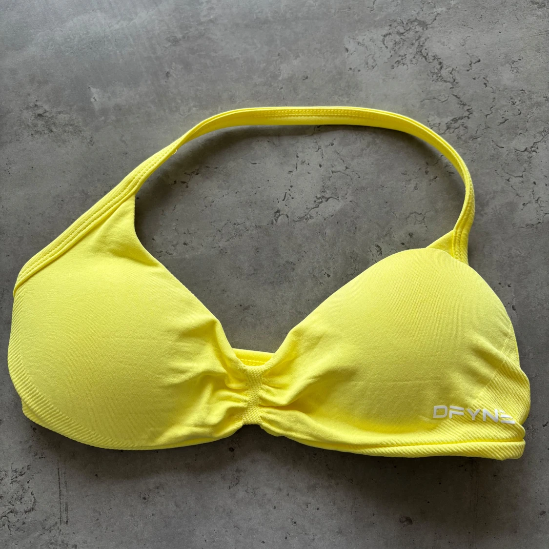 Gul sport bh från DFYNE