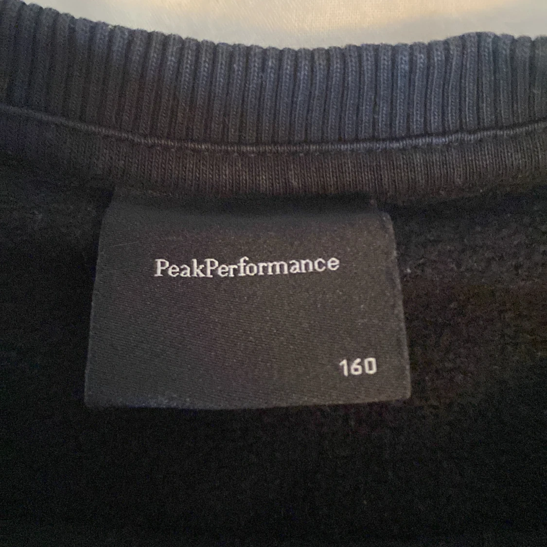 Svart Peak Performance sweatshirt - 1