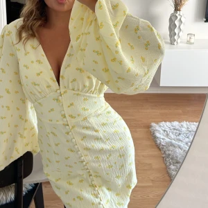 adoore - Slutsåld på hemsidan!