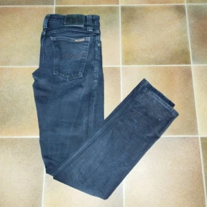 Nudie jeans  - Fina Nudie jeans I storlek W28 