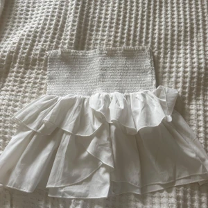 Volangkjol - Supersöt volangkjol från neo noir!