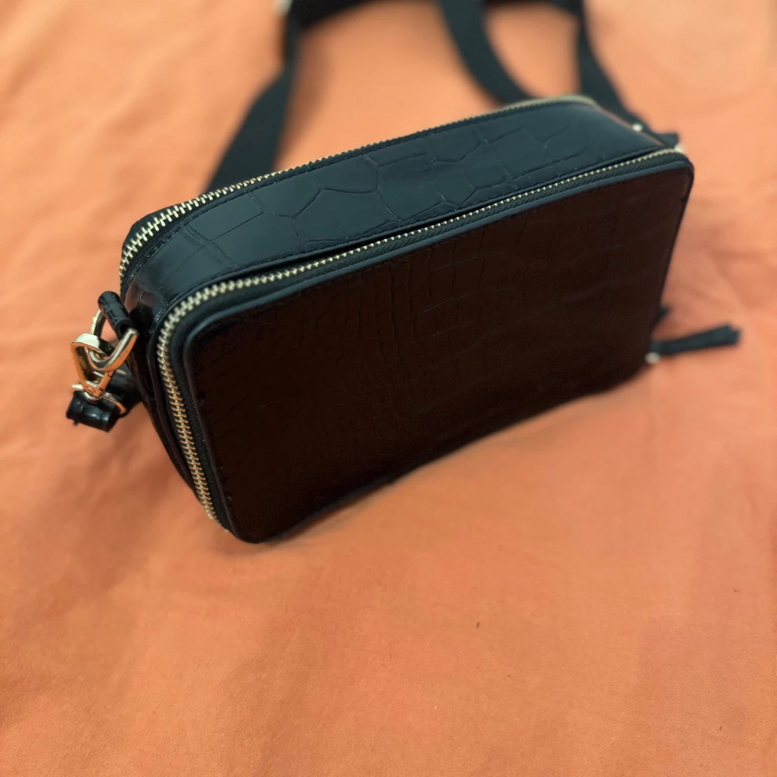 Svart axelväska från Ideal of Sweden - 3