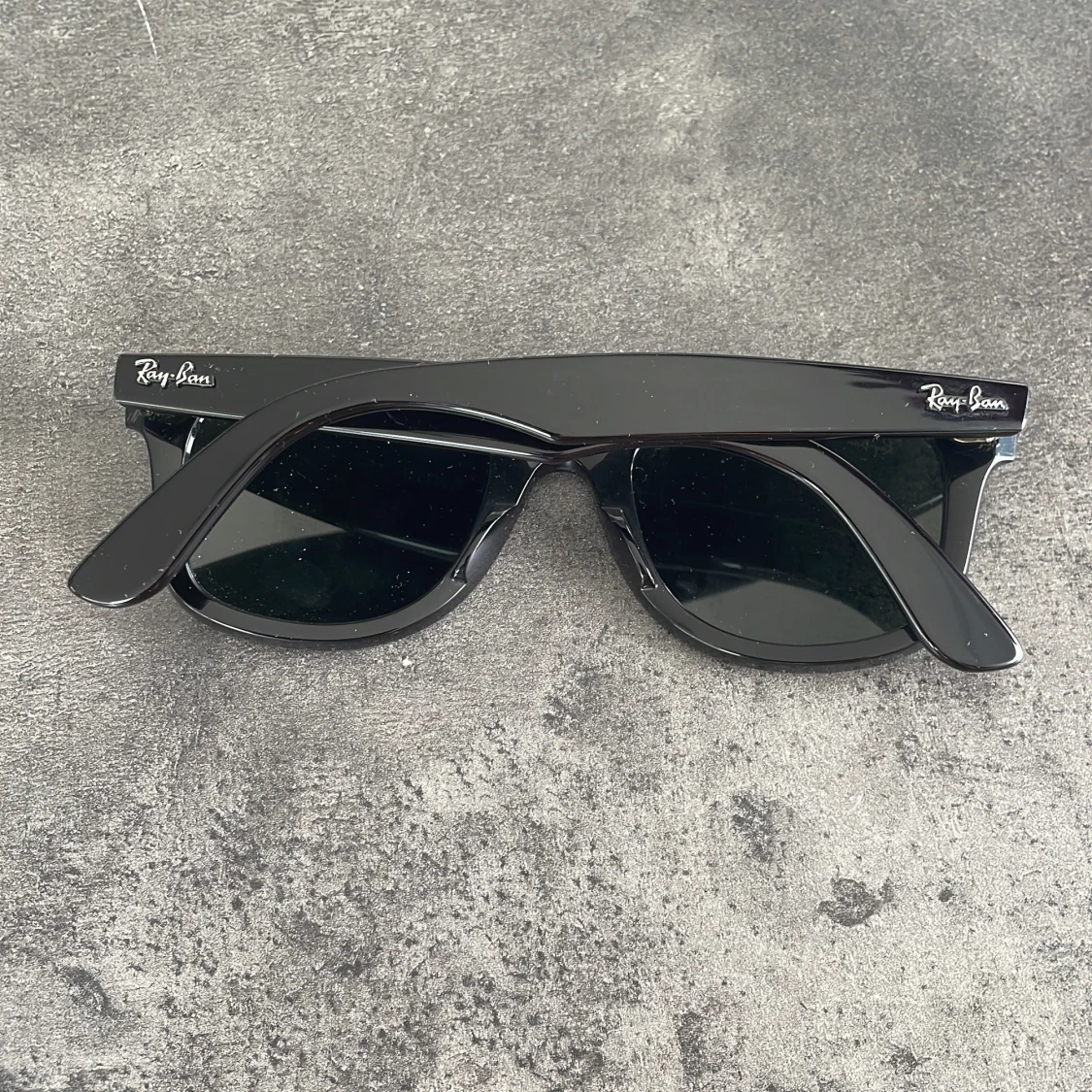 Svarta Ray-Ban Wayfarer solglasögon - 1