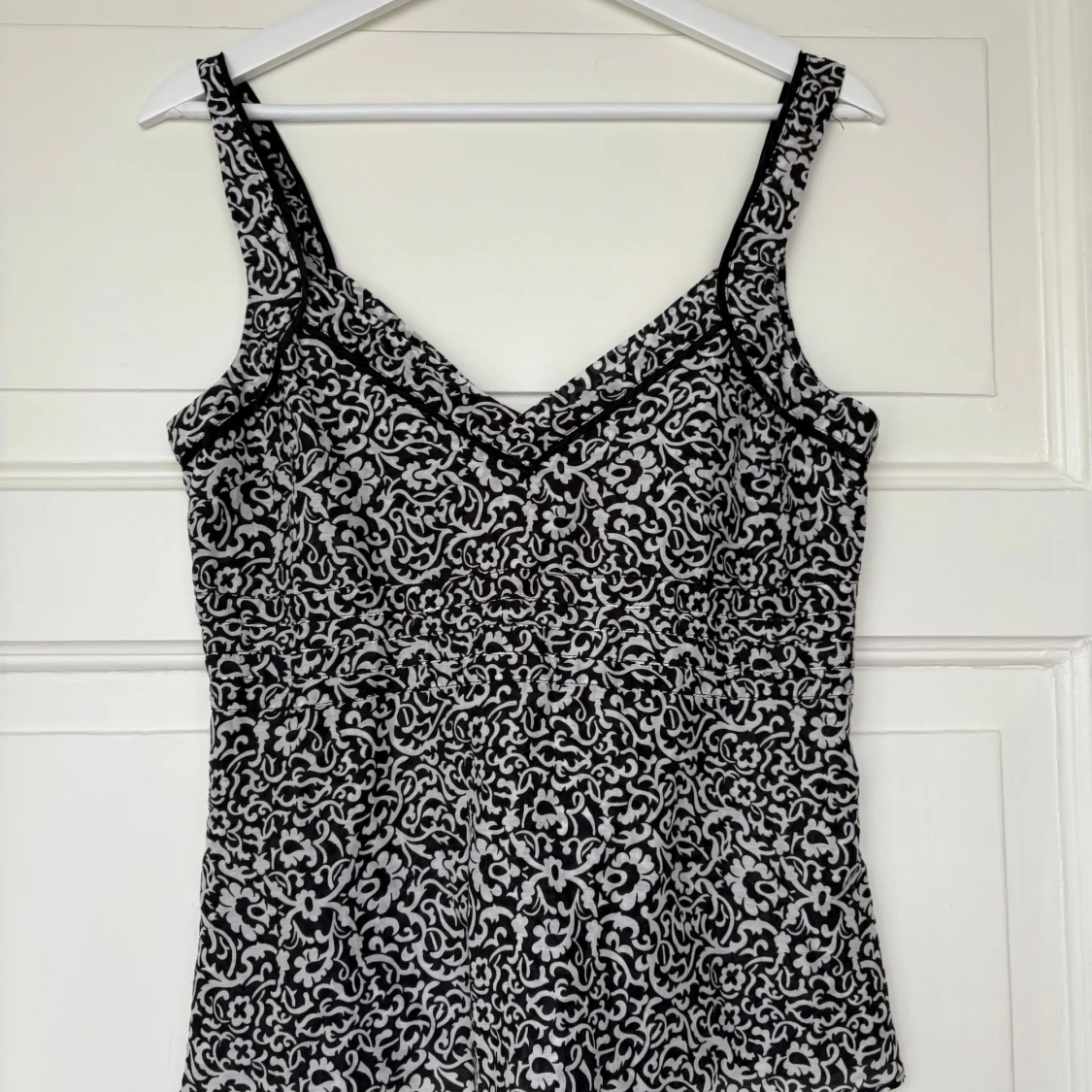 Svartvit mönstrad linnetopp - 3