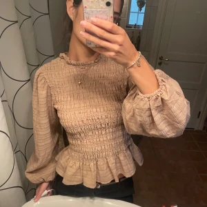 Blus  - Fin blus som inte kommit till användning!