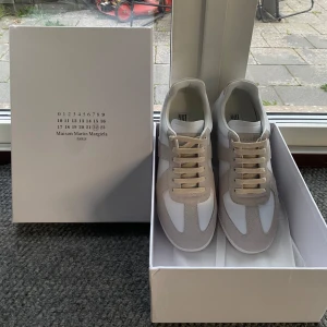 Maison margiela skor - Tja! Säljer desaa maaison margiela skor och de är i väldigg bra skick. Skriv ett PM vid frågor!
