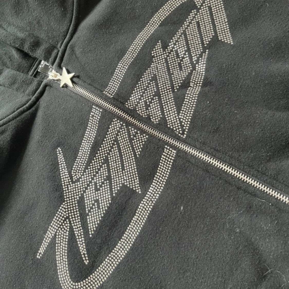 Svart hoodie med strasstryck från FSBN - 1