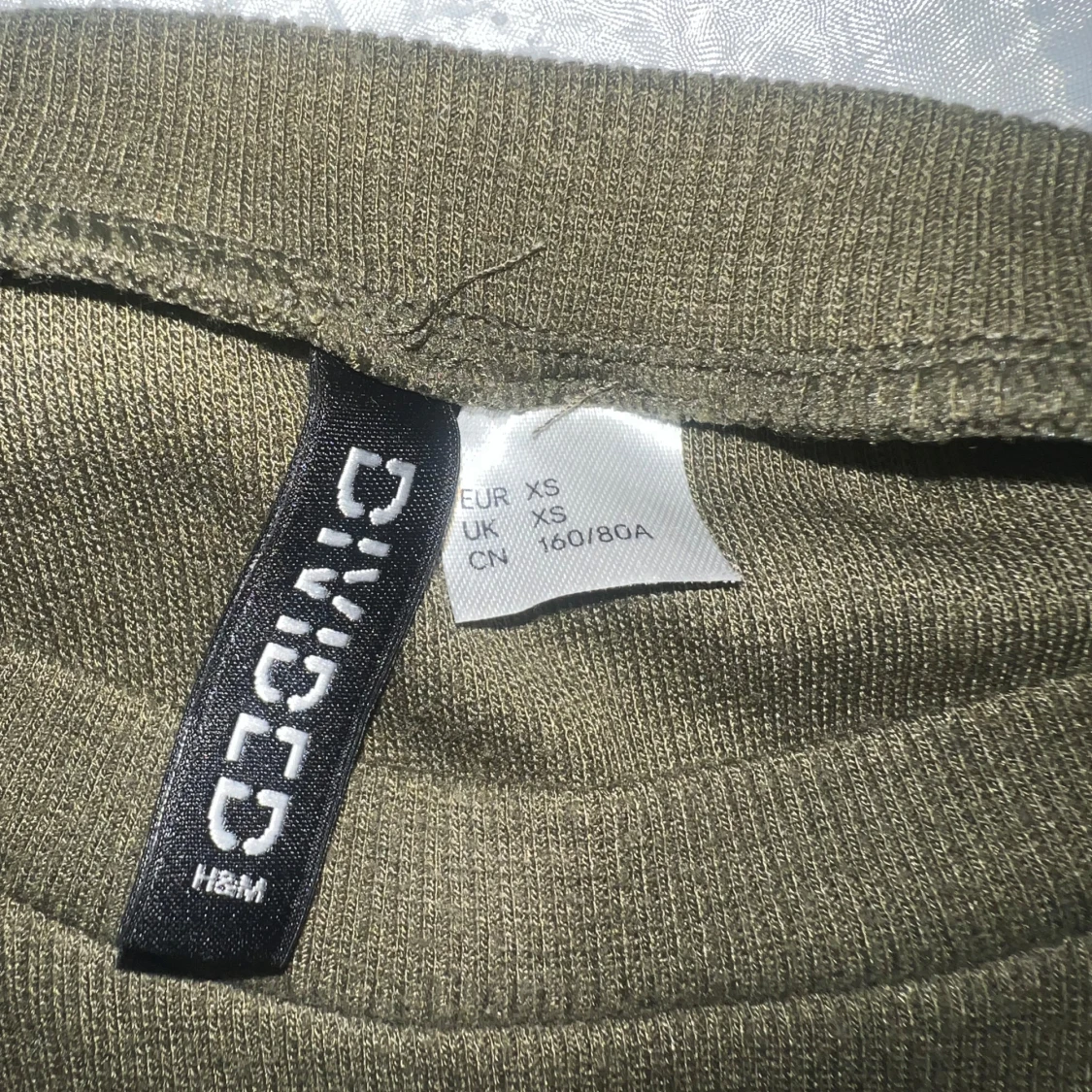 Olivgrön ribbad klänning från H&M🩷  - 2