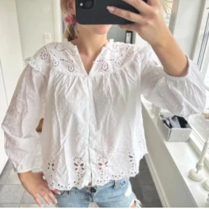 Zara blus - Jätte snygg blus från Zara som inte finns längre! Strl 140 men passar fler❣️ 