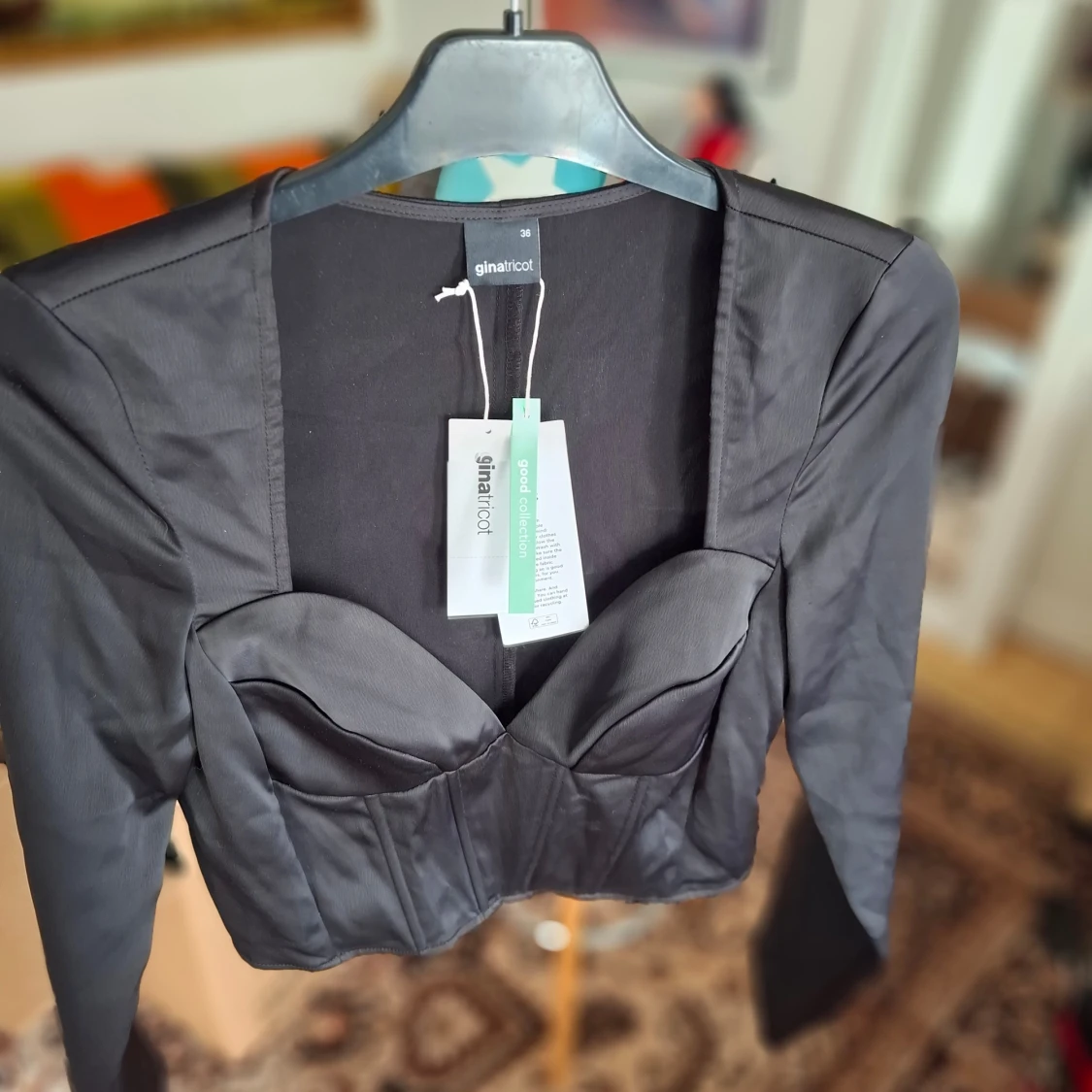 Svart långärmad korsettopp från Gina Tricot - 2