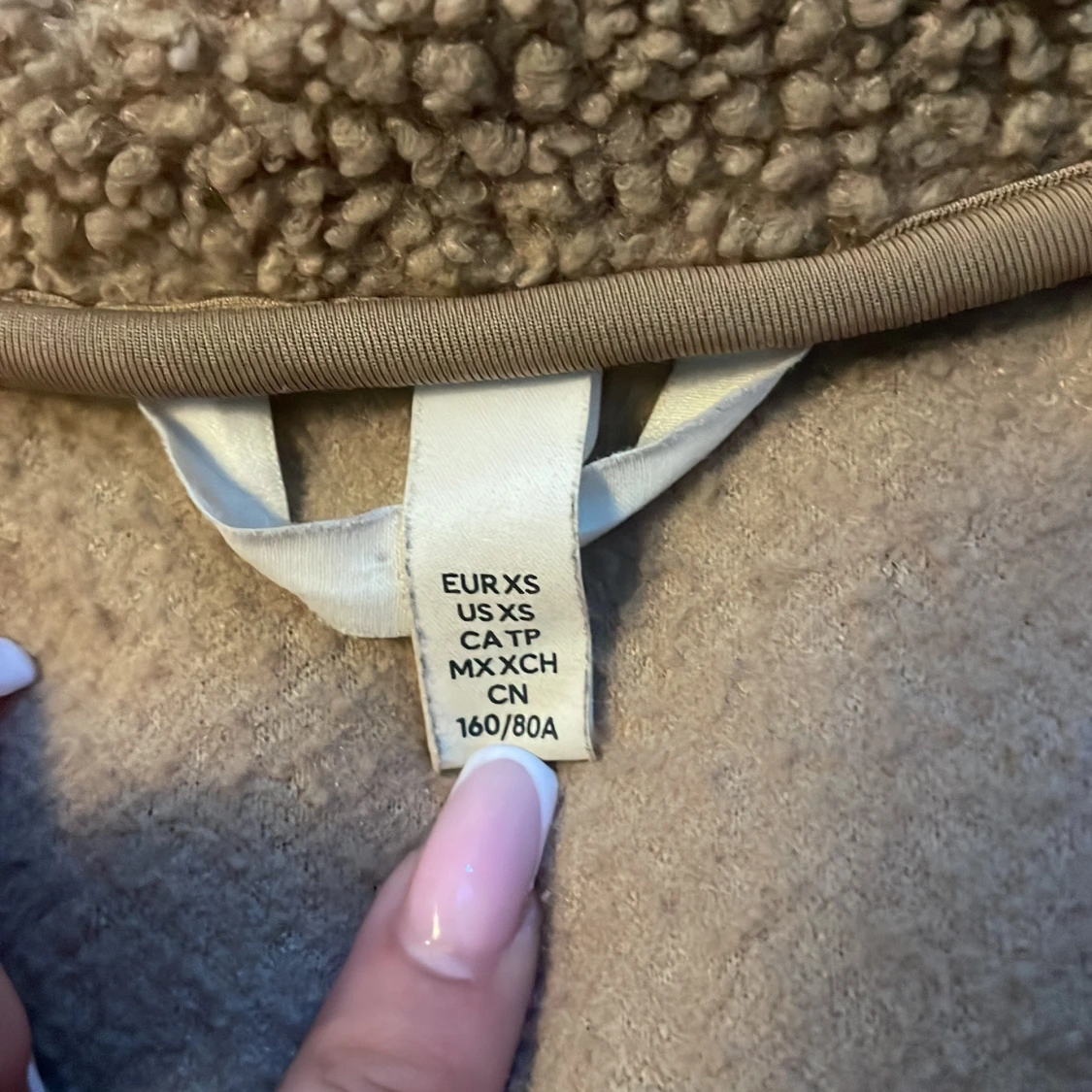 Beige teddyjacka med dragkedja - 1