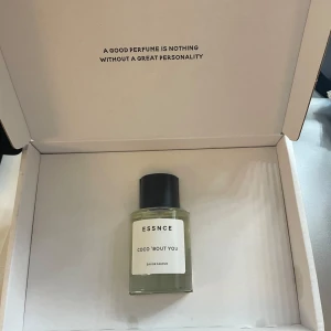 ESSNCE Coco 'Bout You Eau de Parfum - Parfymflaska från ESSNCE med doften Coco 'Bout You. Perfekt nu till sommaren då den har doftbomber som kokos,ananas, pinacolada