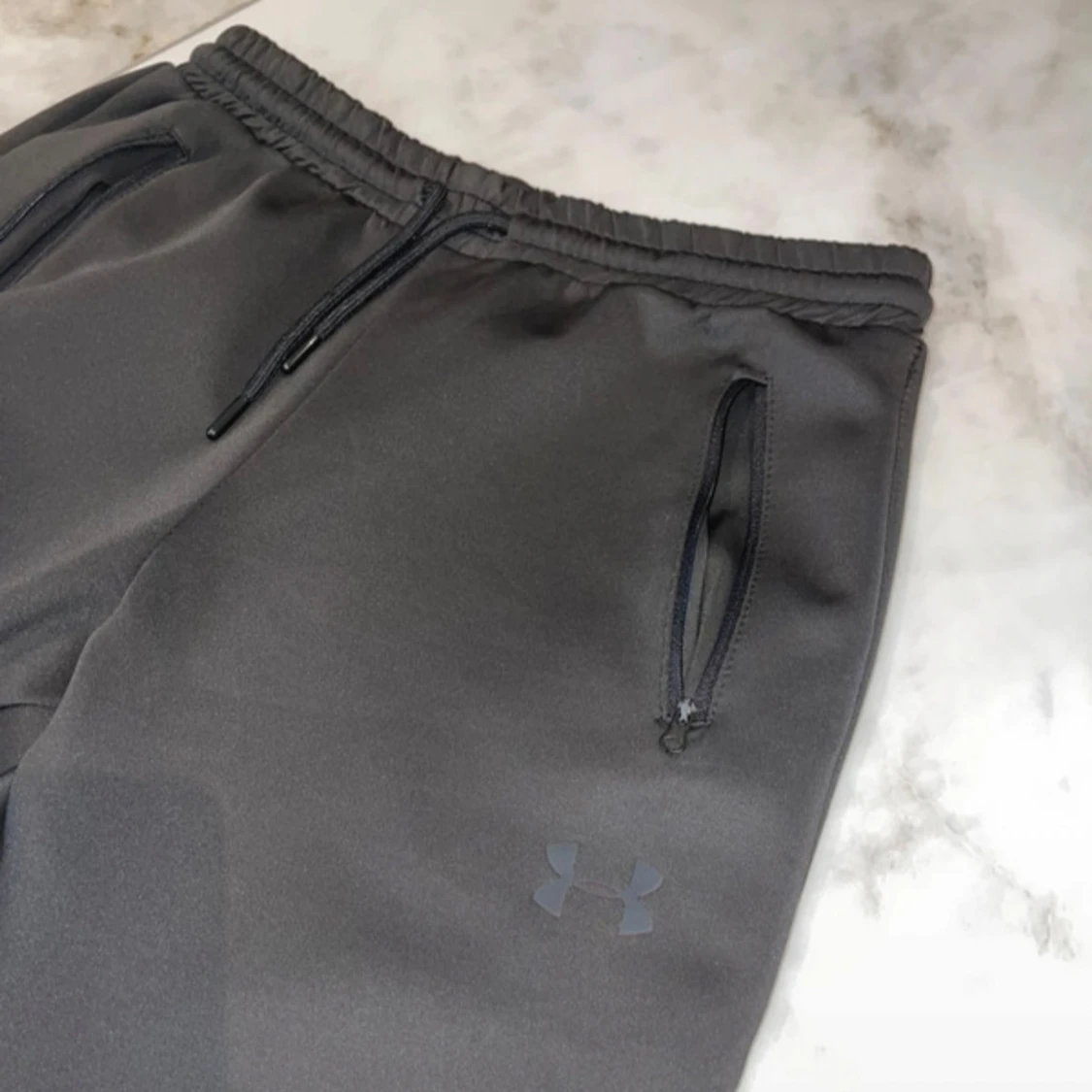 Svart tracksuit Under Armour - 4