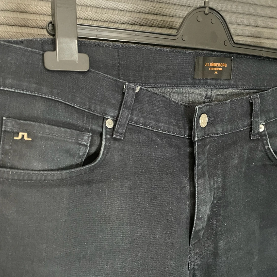 Marinblå  jeans från J.Lindeberg - 1