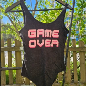 Bodylinne  - Body med tryck 