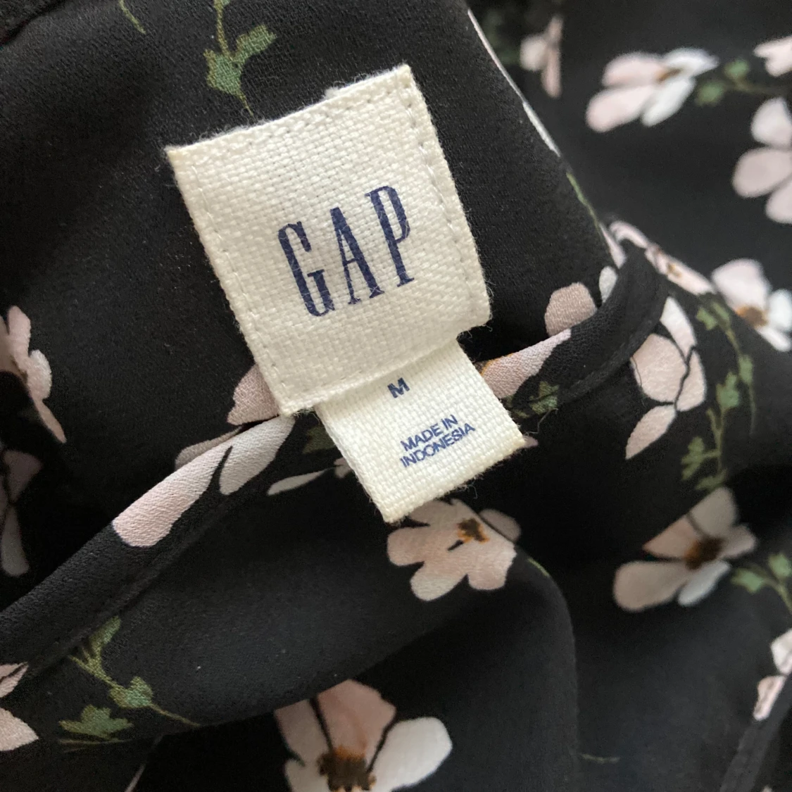 Svart blommig klänning från GAP - 3