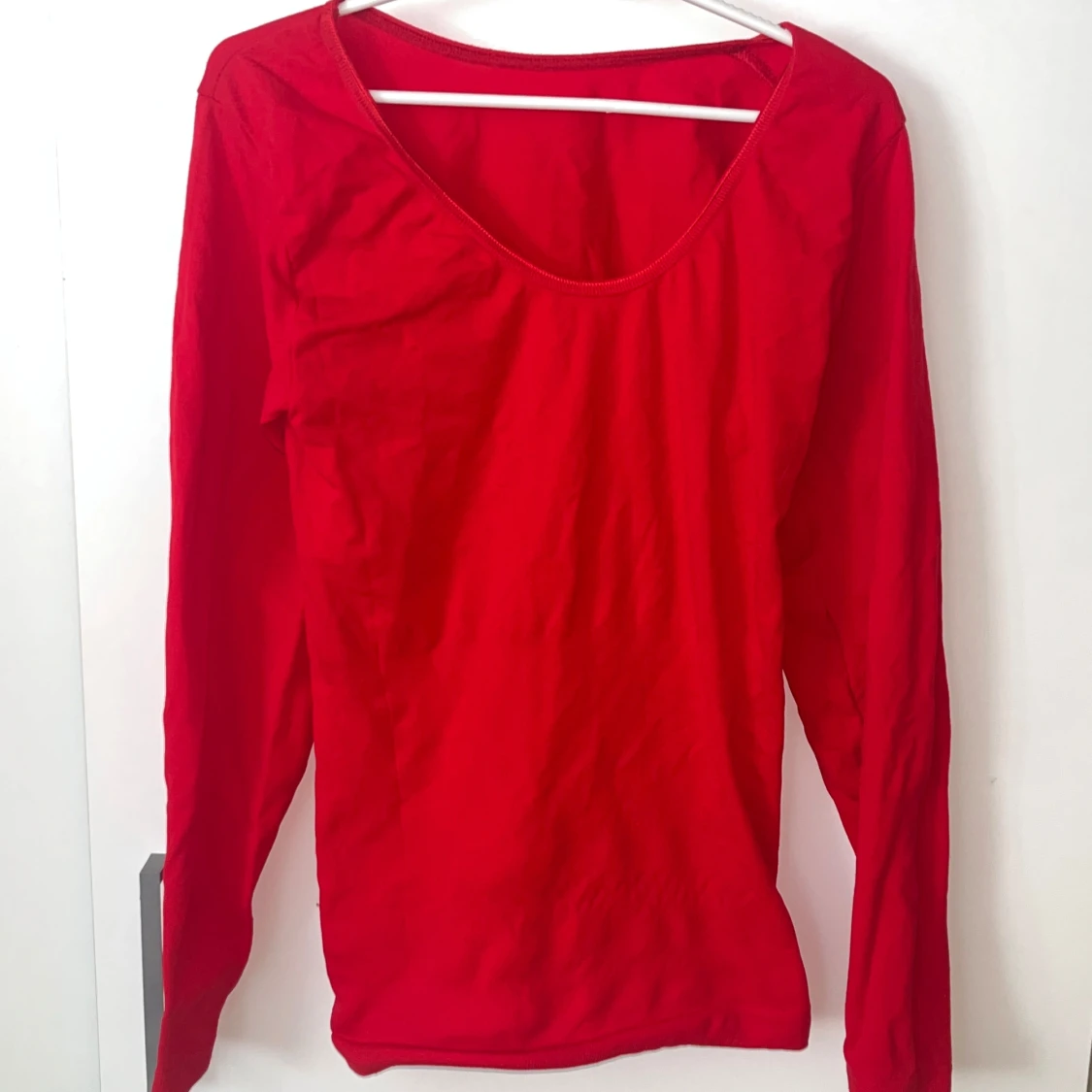 Röd långärmad tröja