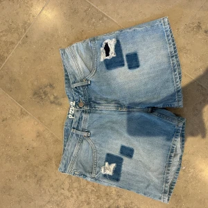 Pepe jeansshorts - Snygga jeansshorts från Pepe jeans. Aldrig använda. Obs. skugga från mobilen på första bilden!! 