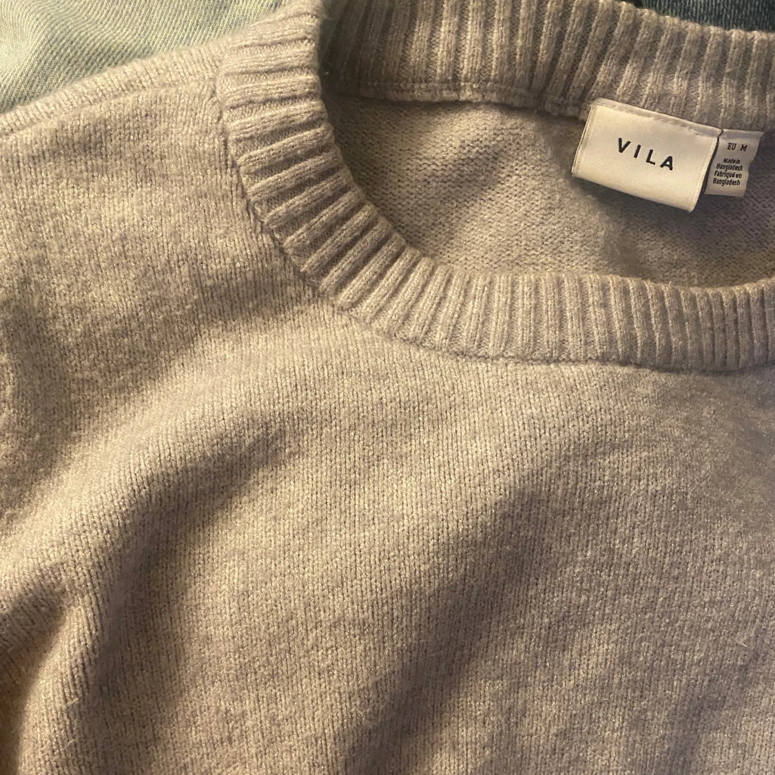 Ljusgrå stickad tröja från Vila - 3