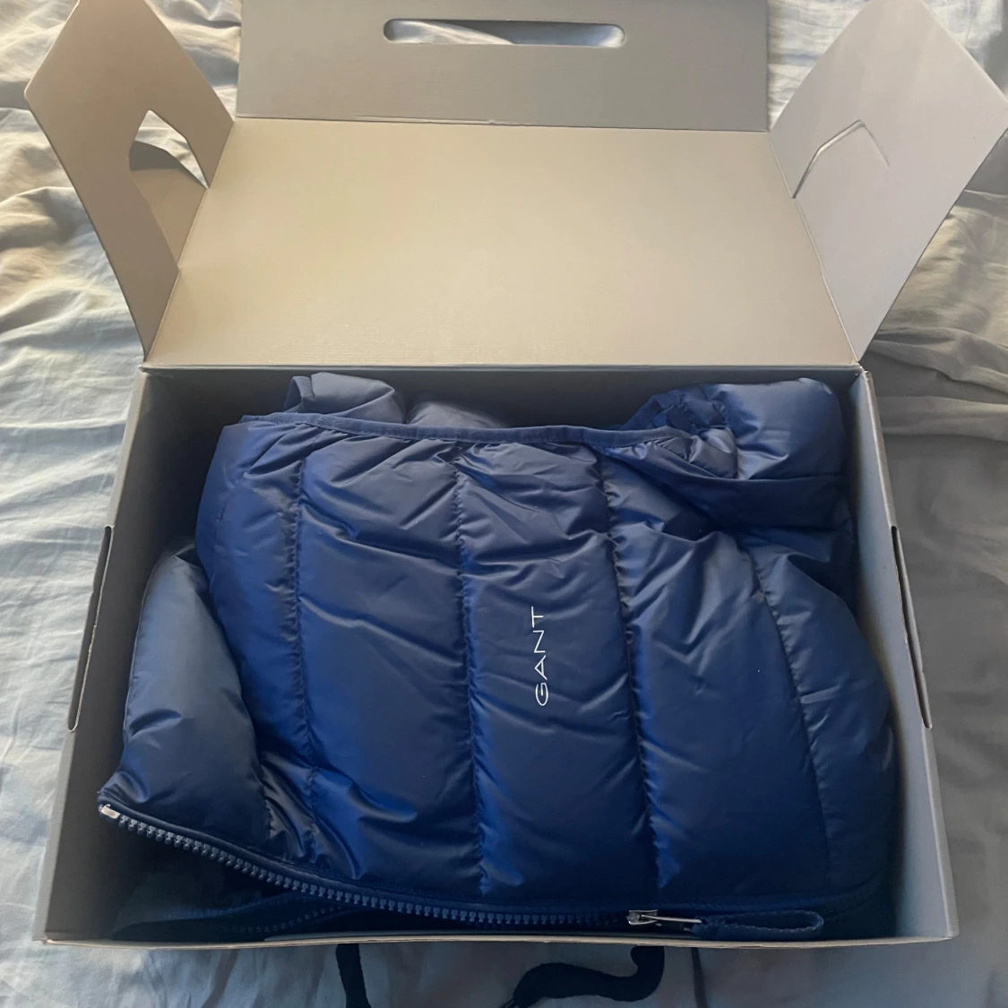 Marinblå dunväst från GANT - 3