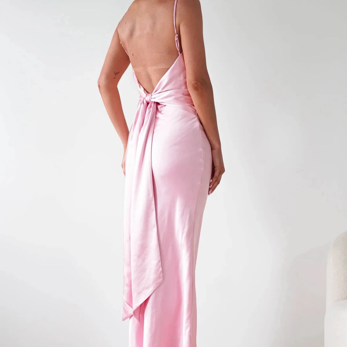 Rosa satinklänning - 1