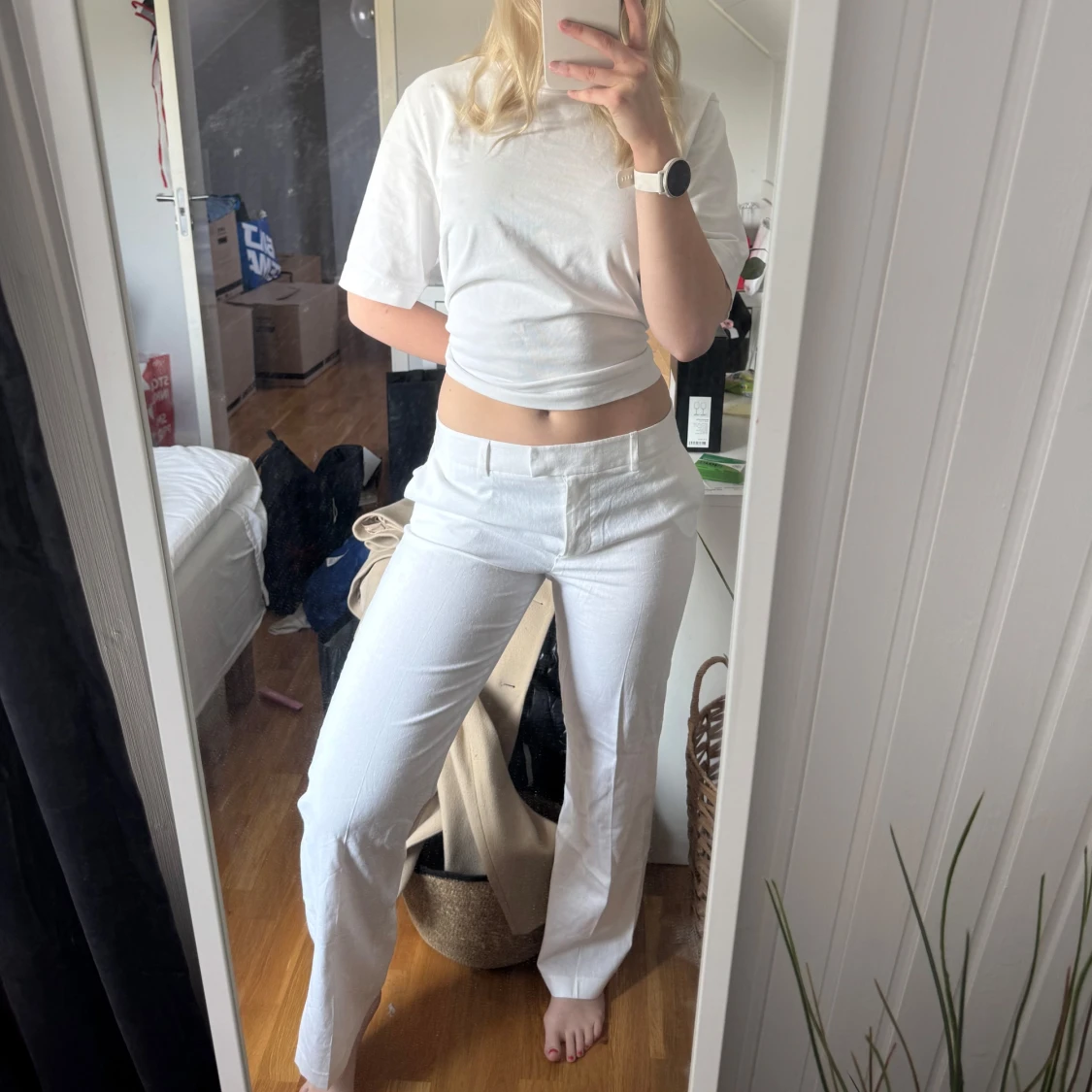 Vita linnekostymbyxor från BikBok - 1