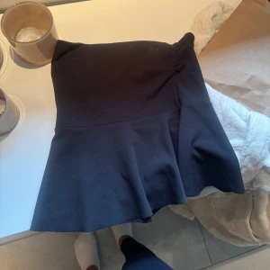 Svart fest topp - En söt svart topp från missäy 