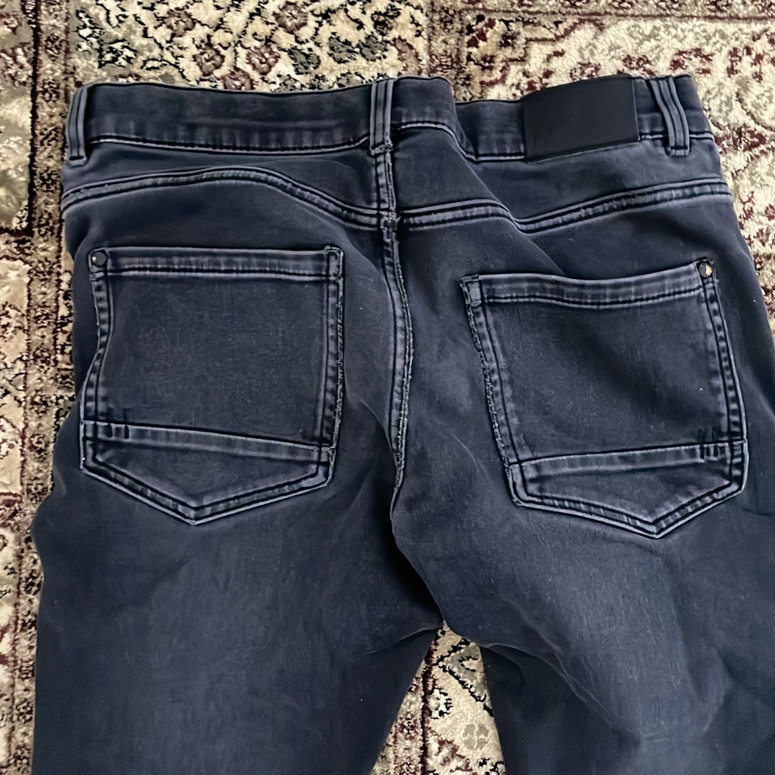 Mörkblå slim fit jeans från LAB - 3