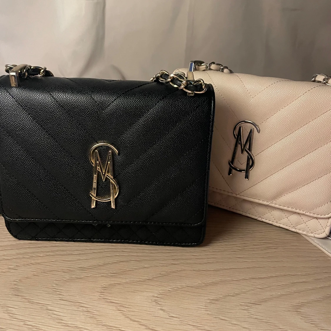 Steve Madden quiltad axelväska svart/beige - 1