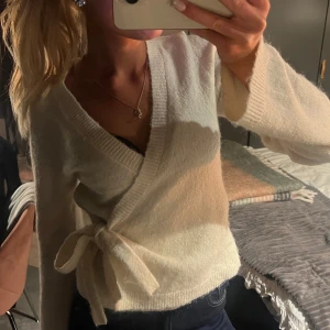 Stickad wrap topp - Från Gina tricot, använd max tre gånger 🌸