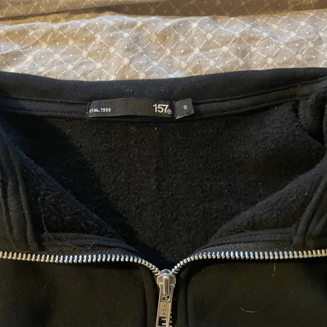 Svart zip-up sweatshirt från 157 - 3